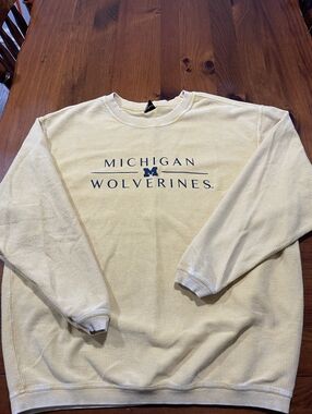 University Of Michigan Womens Yellow Ribbed Chicka-d Crewneck Sweatshirt Size XL